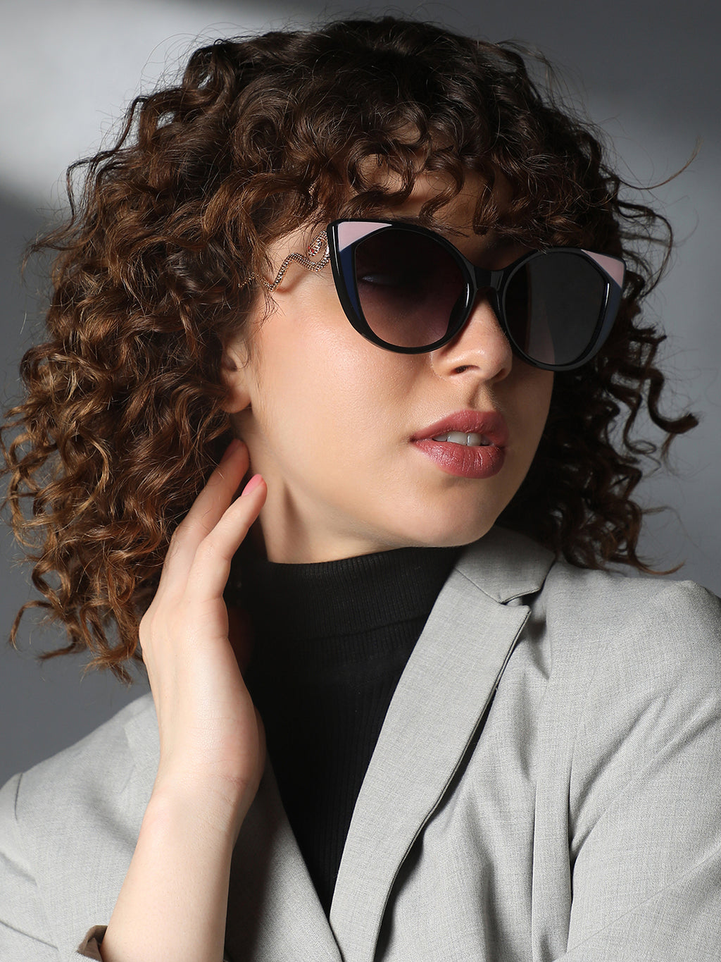 The Diva Cat Cat-Eye Sunglass-Midnight Violet