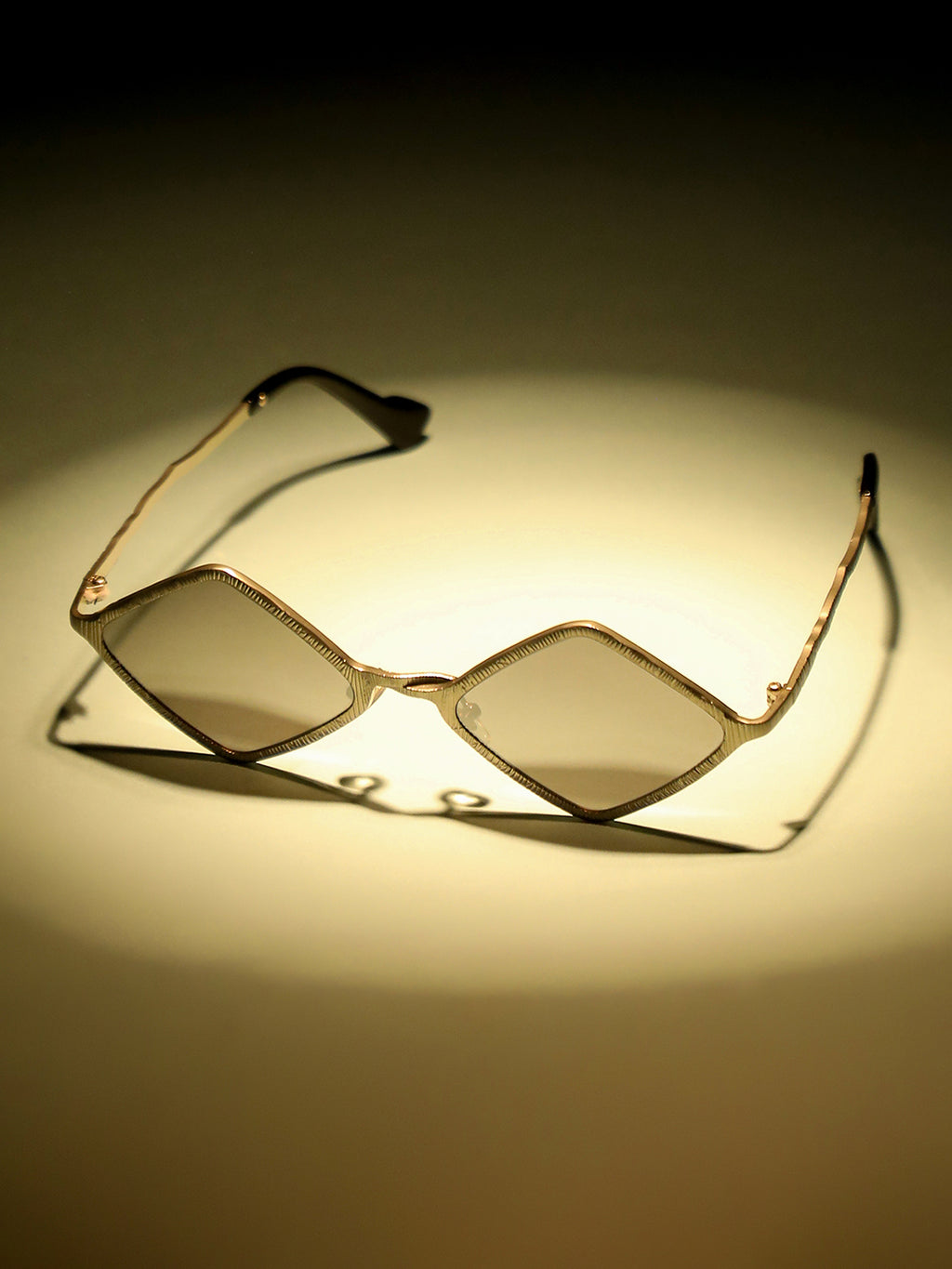 The Edge Geometric Sunglass - Silver Mist