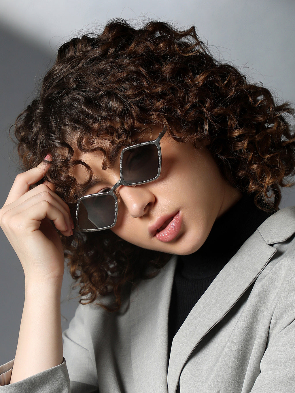 The Edge Geometric Sunglass - Silver Mist