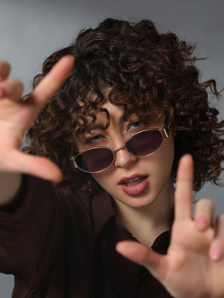 The Retro Oval Sunglass - Lavender Smoke