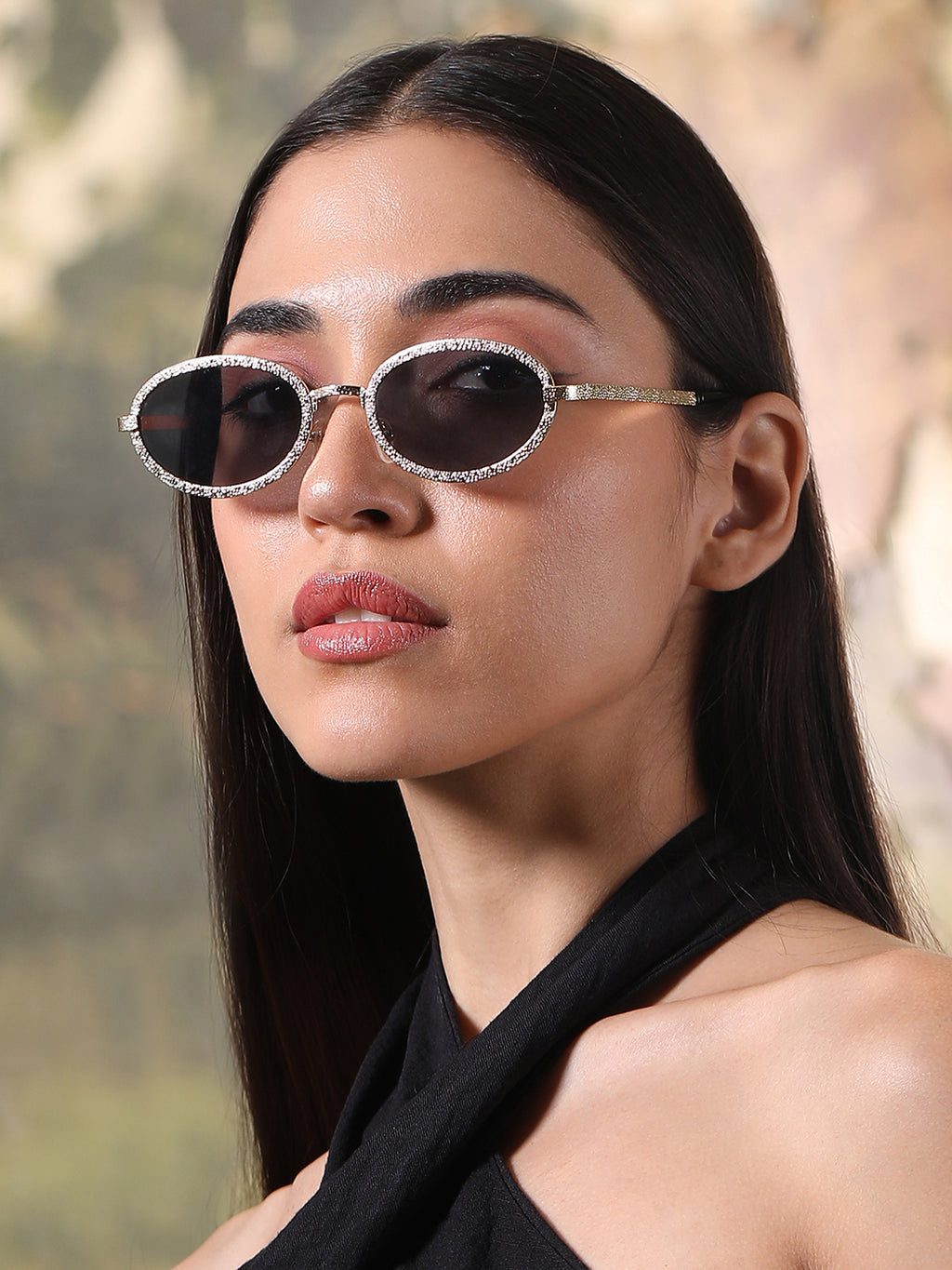 The Slim Oval Sunglass - Gold Smoke