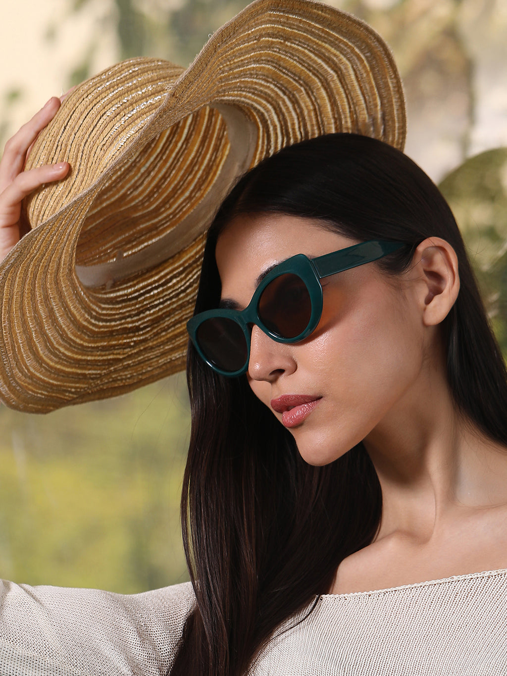 The Smooth Oval Sunglass - Forest Brown