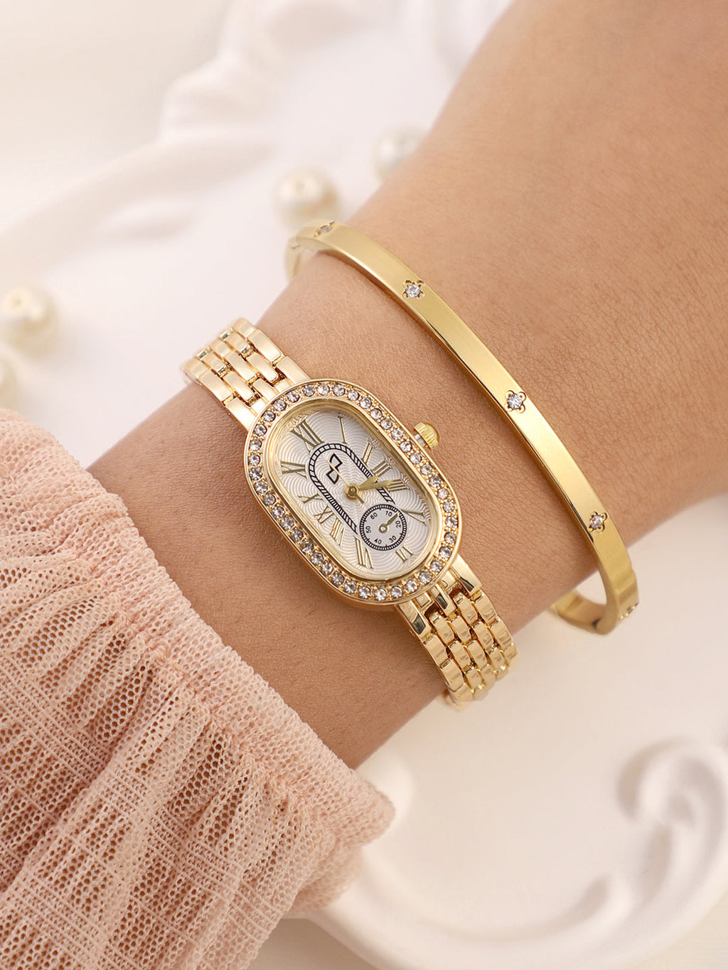The-Embellished-Roman-Oval-Watch-With-Bracelet-Combo
