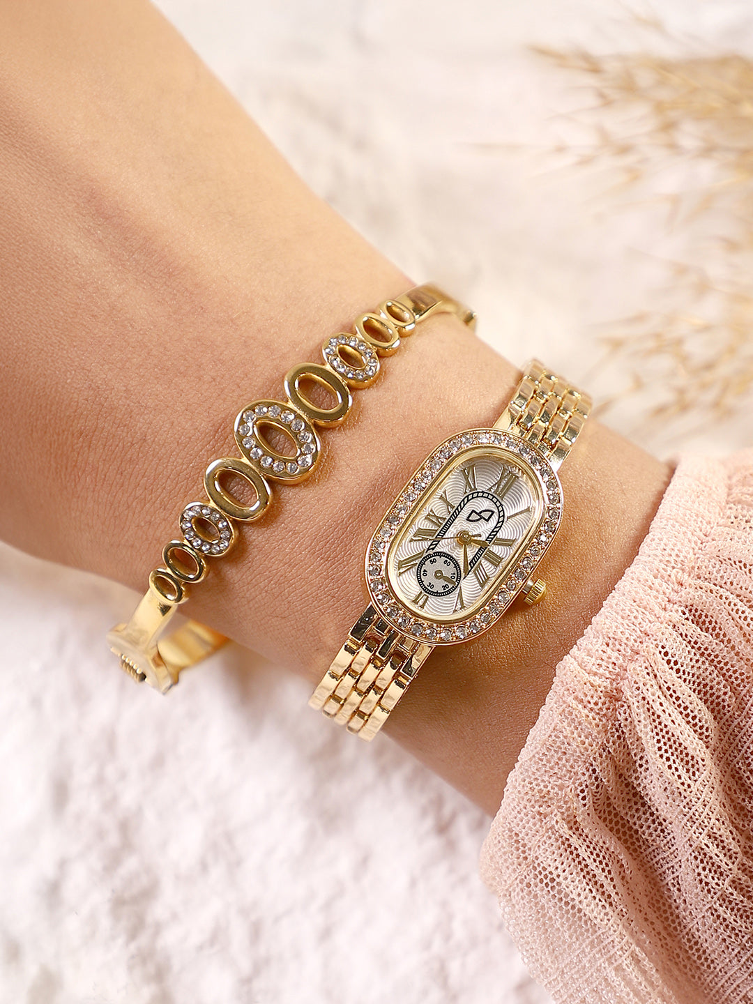 The-Embellished-Roman-Oval-Watch-With-Bracelet-Combo