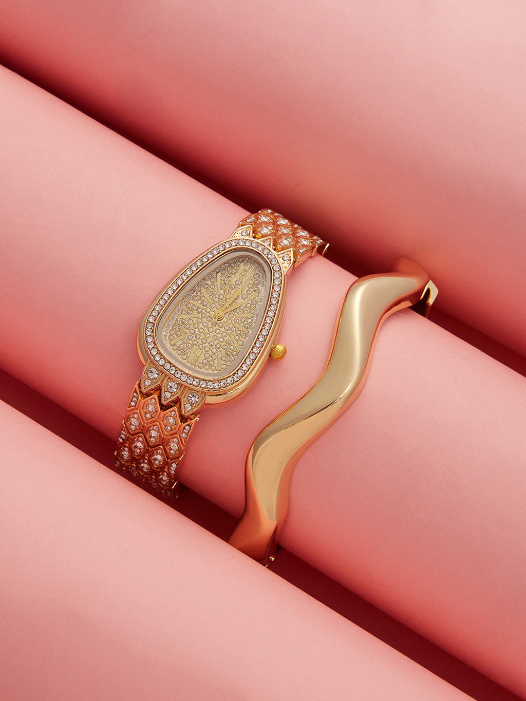 The-Bijou-Serpenti-Oval-Watch-With-Bracelet-Combo