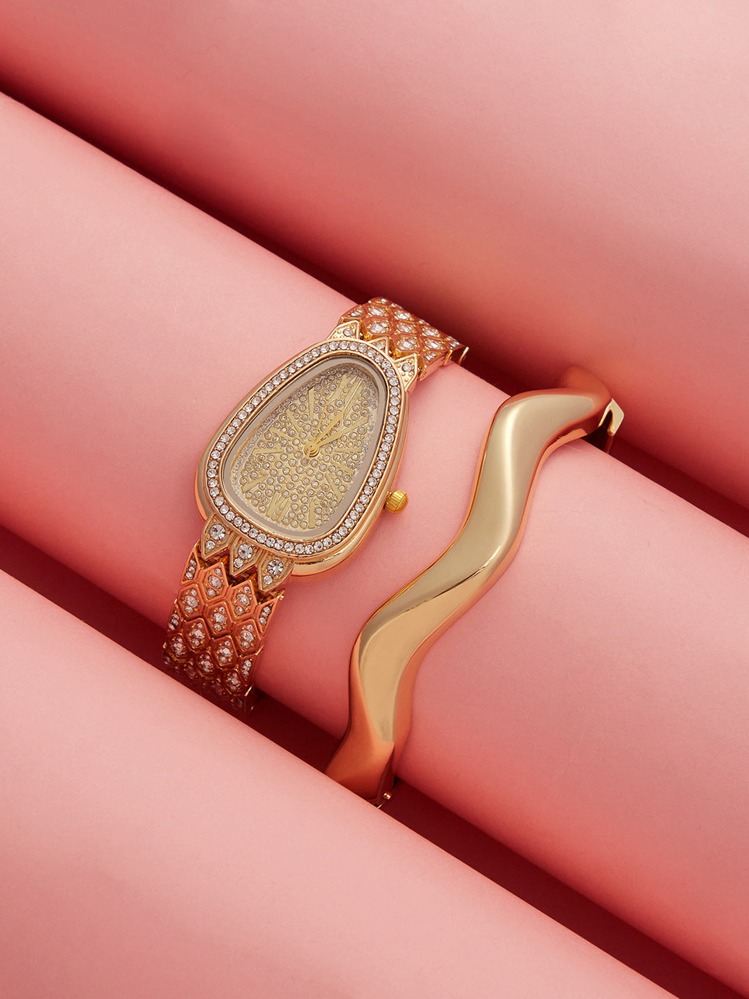 The-Bijou-Serpenti-Oval-Watch-With-Bracelet-Combo