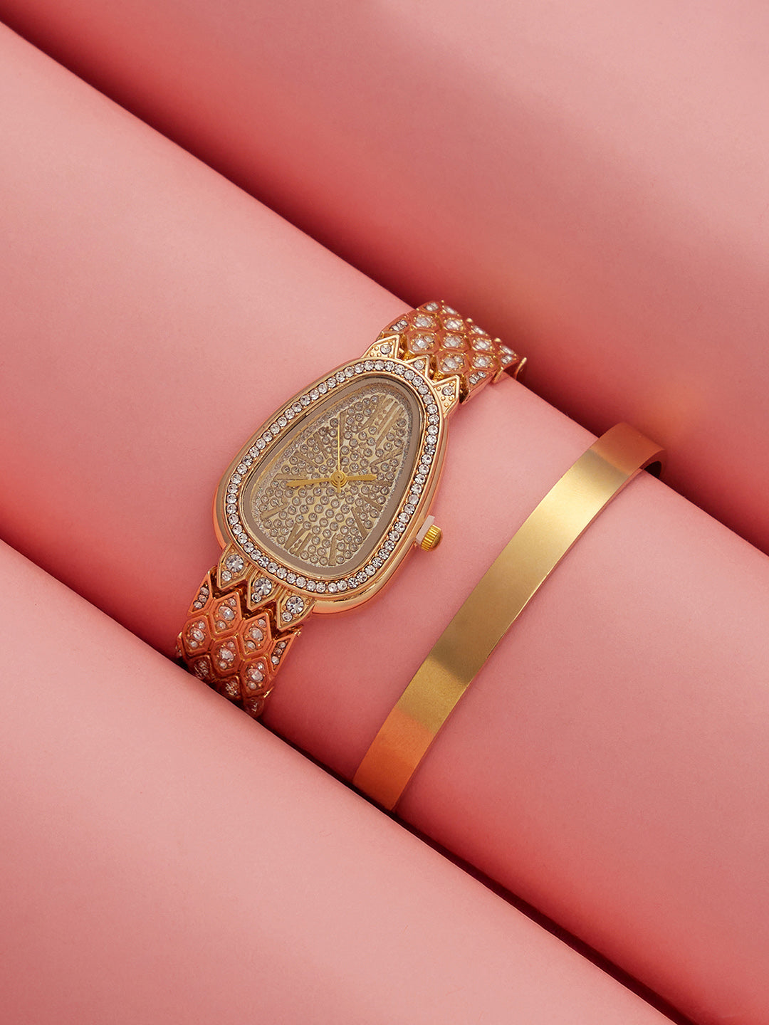 The-Bijou-Serpenti-Oval-Watch-With-Bracelet-Combo