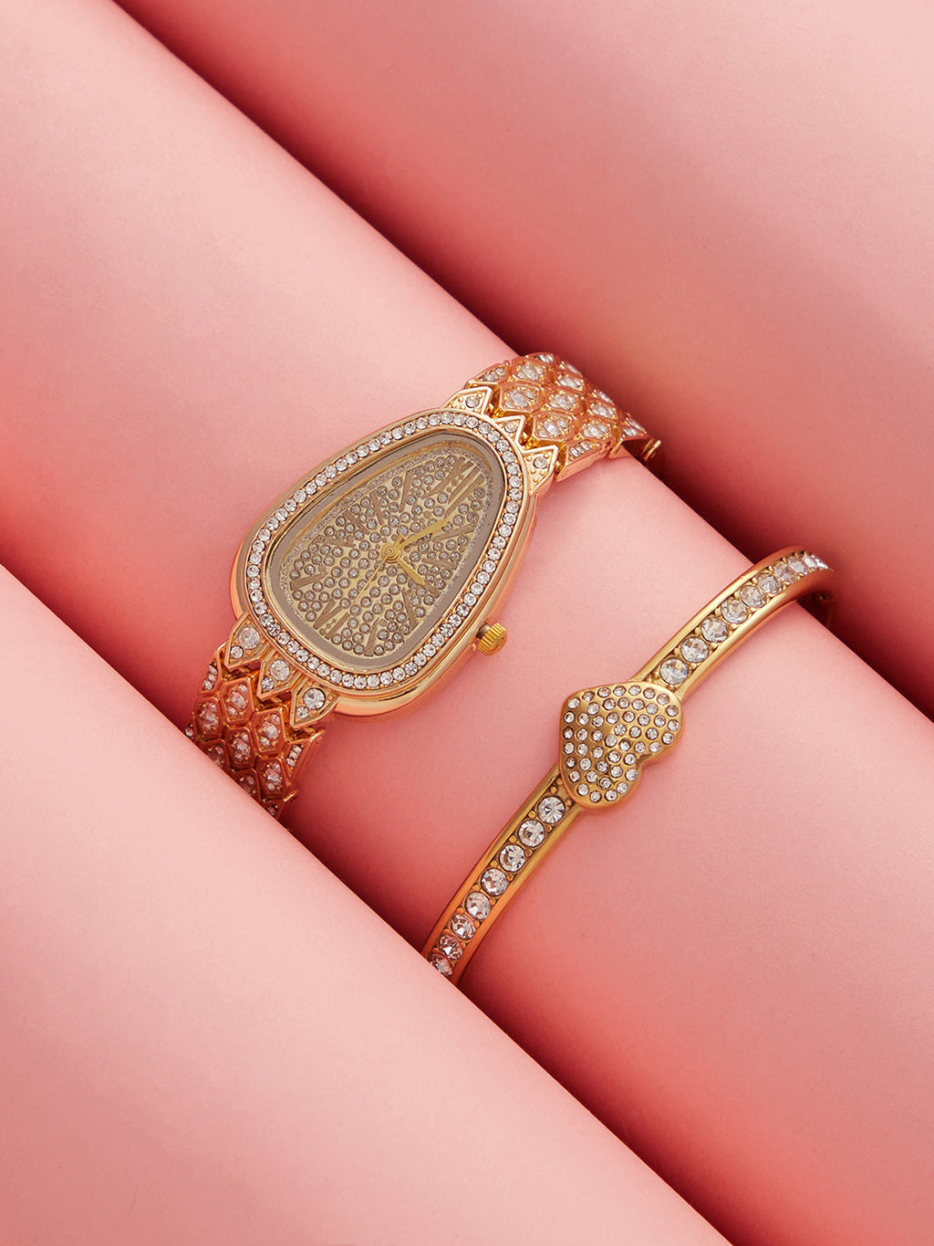 The-Bijou-Serpenti-Oval-Watch-With-Bracelet-Combo