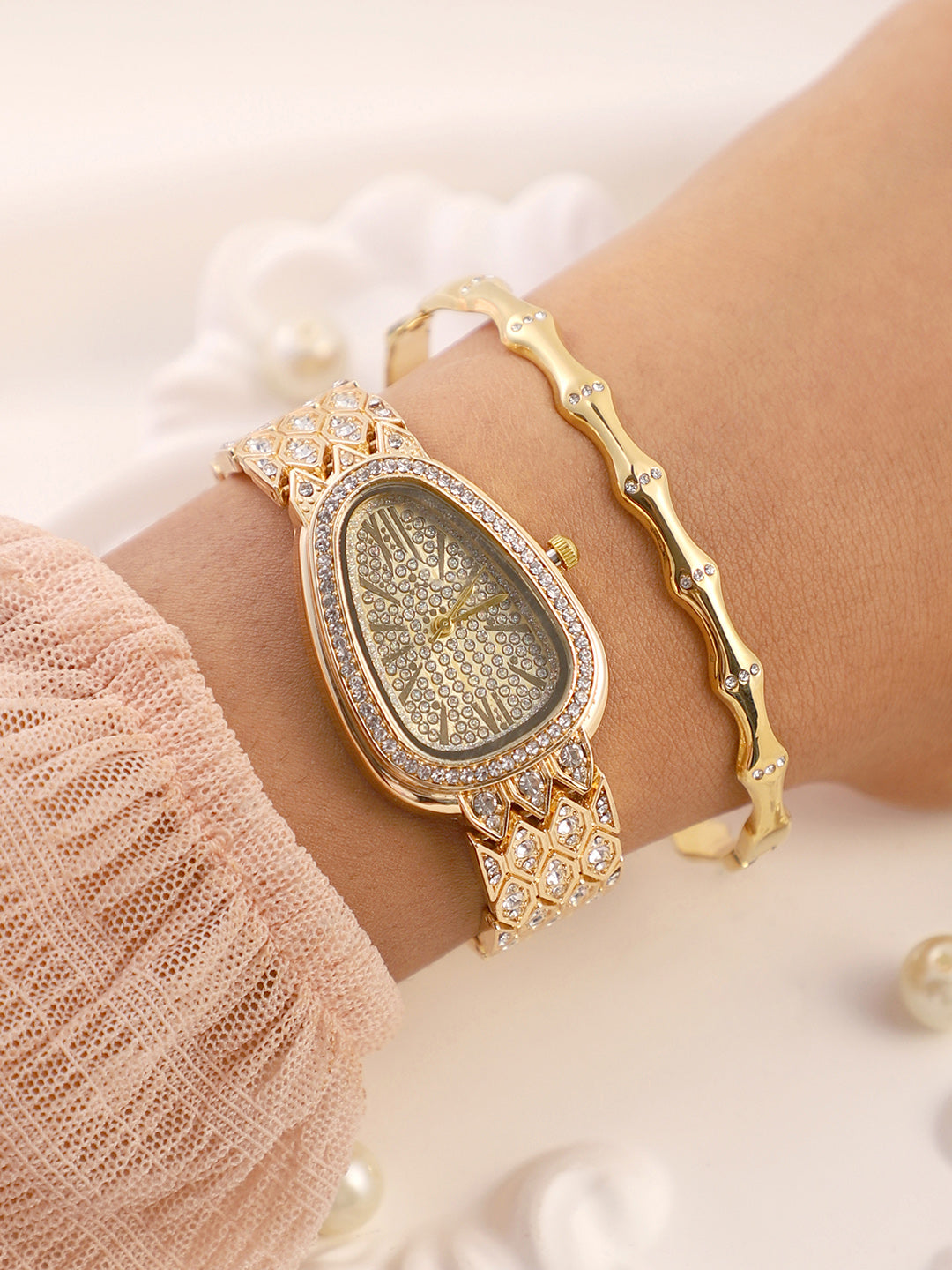 The-Bijou-Serpenti-Oval-Watch-With-Bracelet-Combo
