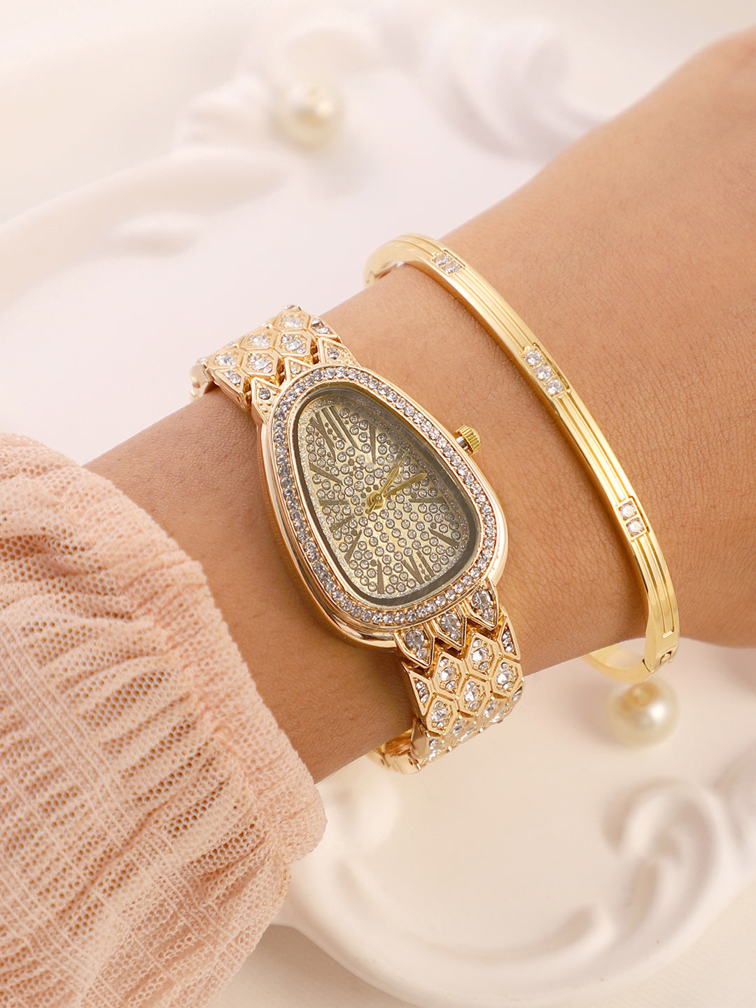 The-Bijou-Serpenti-Oval-Watch-With-Bracelet-Combo