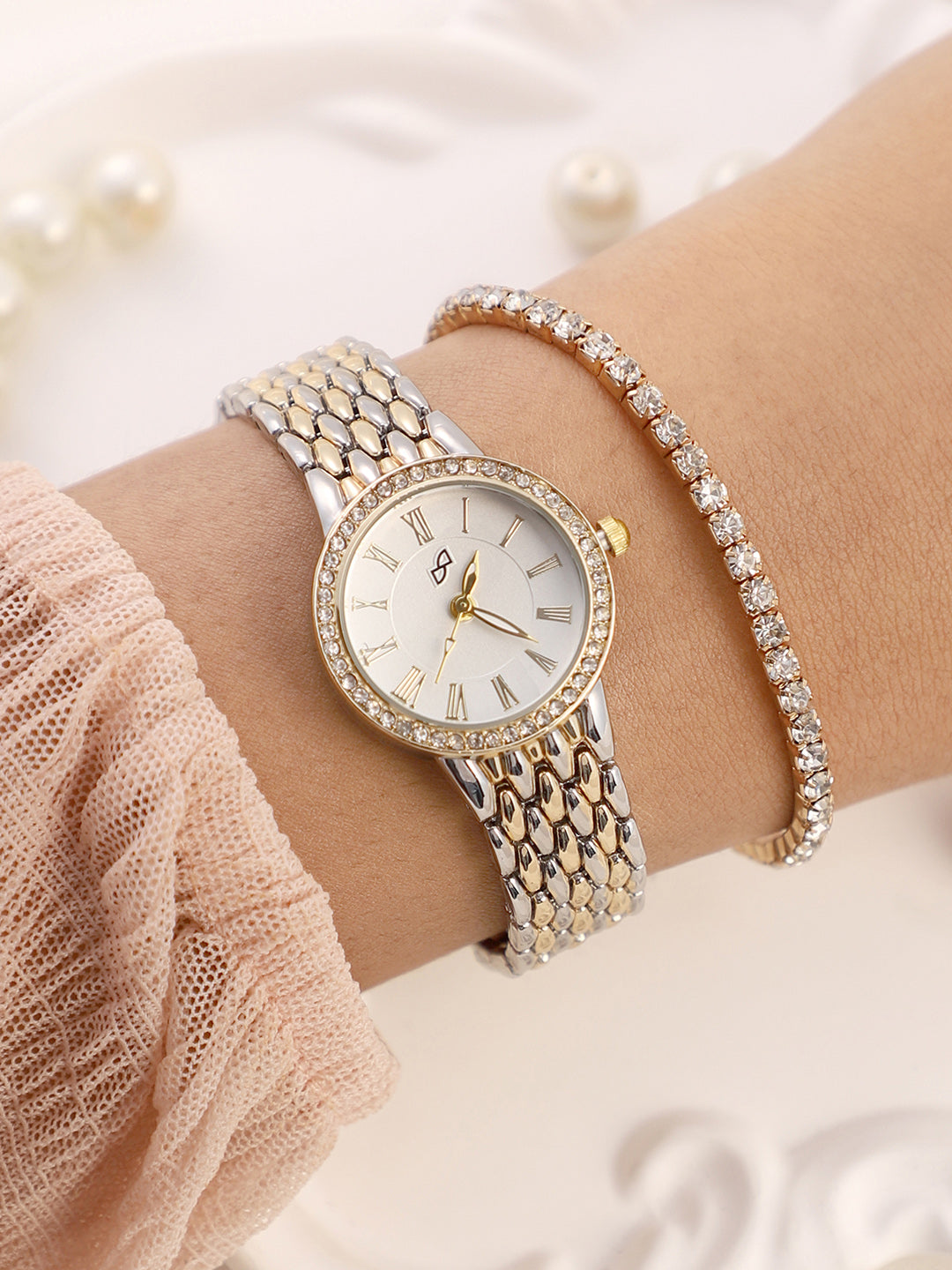 The-Roman-Venin-Round-Watch-With-Bracelet-Combo