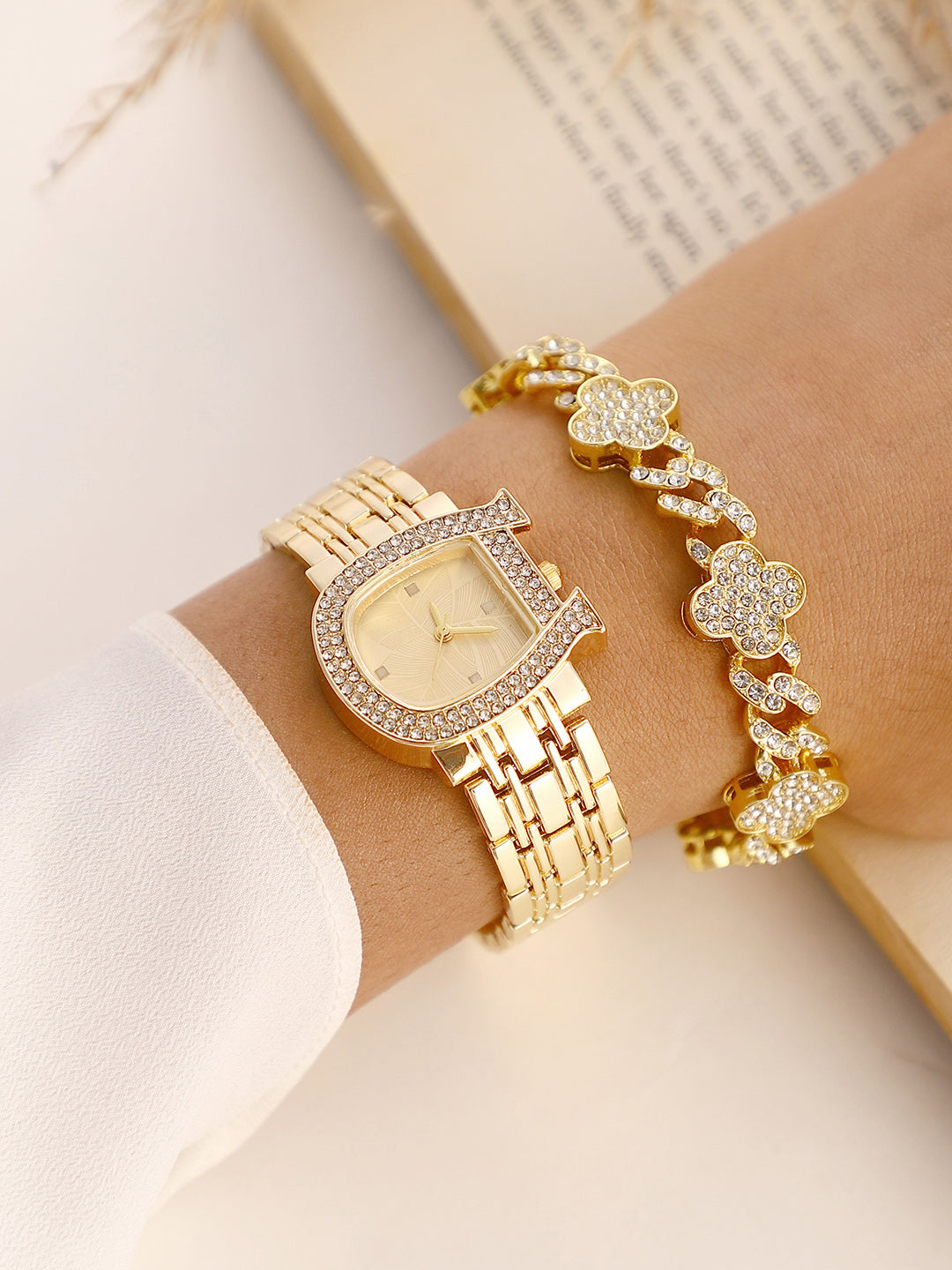 The-Buckle-Asymmetric-Watch-With-Bracelet-Combo