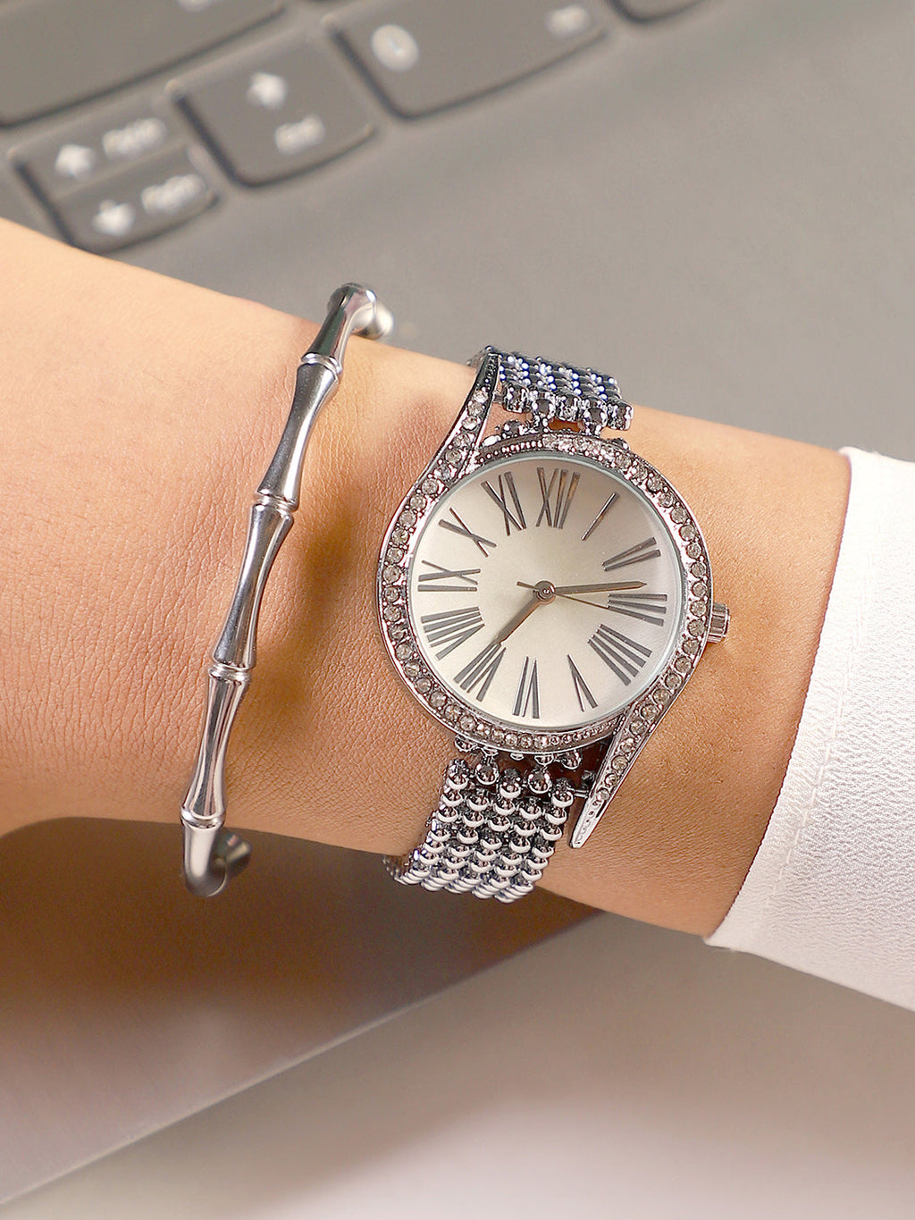 The-Roman-Dotted-Swirl-Round-Watch-With-Bracelet-Combo