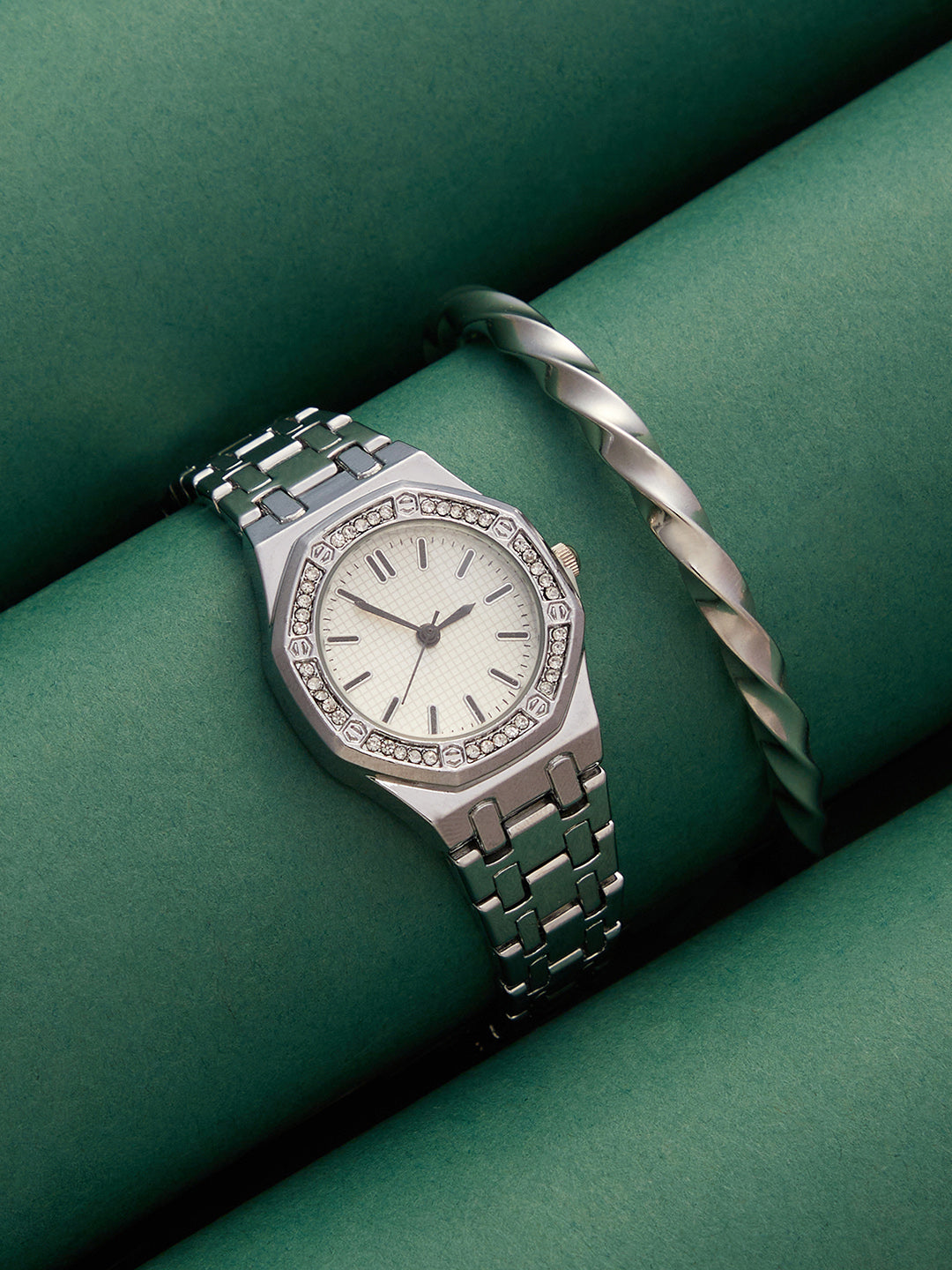 The-Aetheria-Cushion-Watch-With-Bracelet-Combo