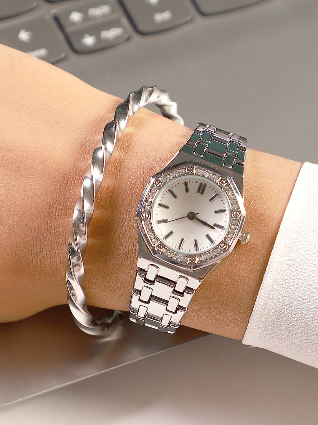 The-Aetheria-Cushion-Watch-With-Bracelet-Combo