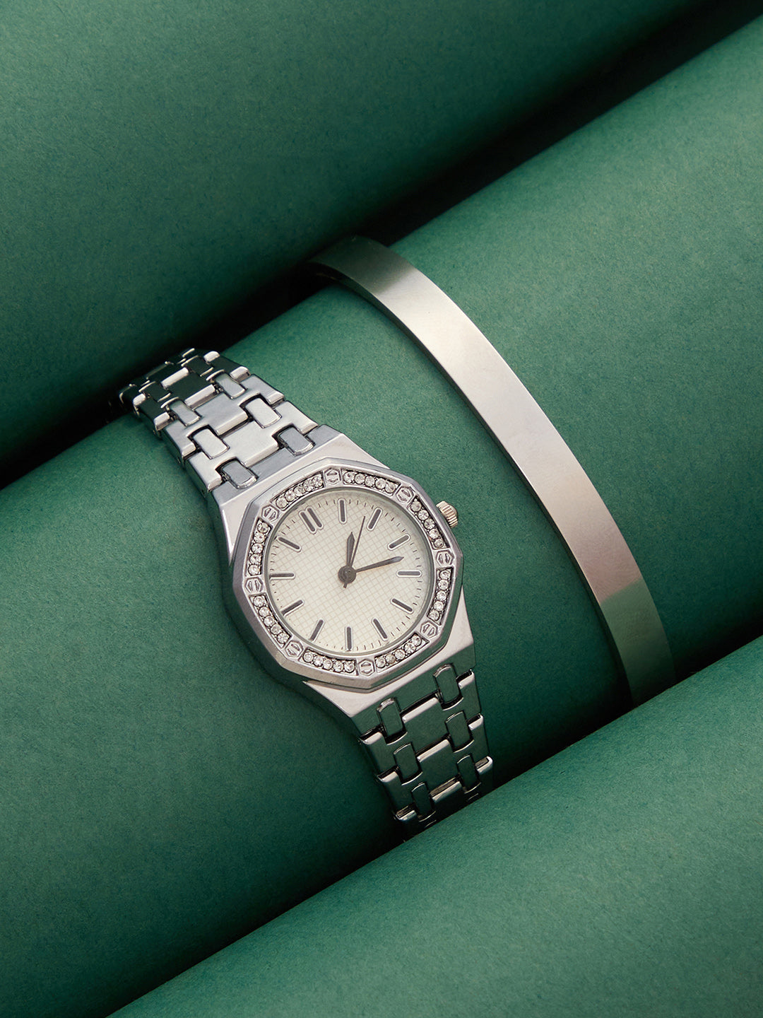 The-Aetheria-Cushion-Watch-With-Bracelet-Combo