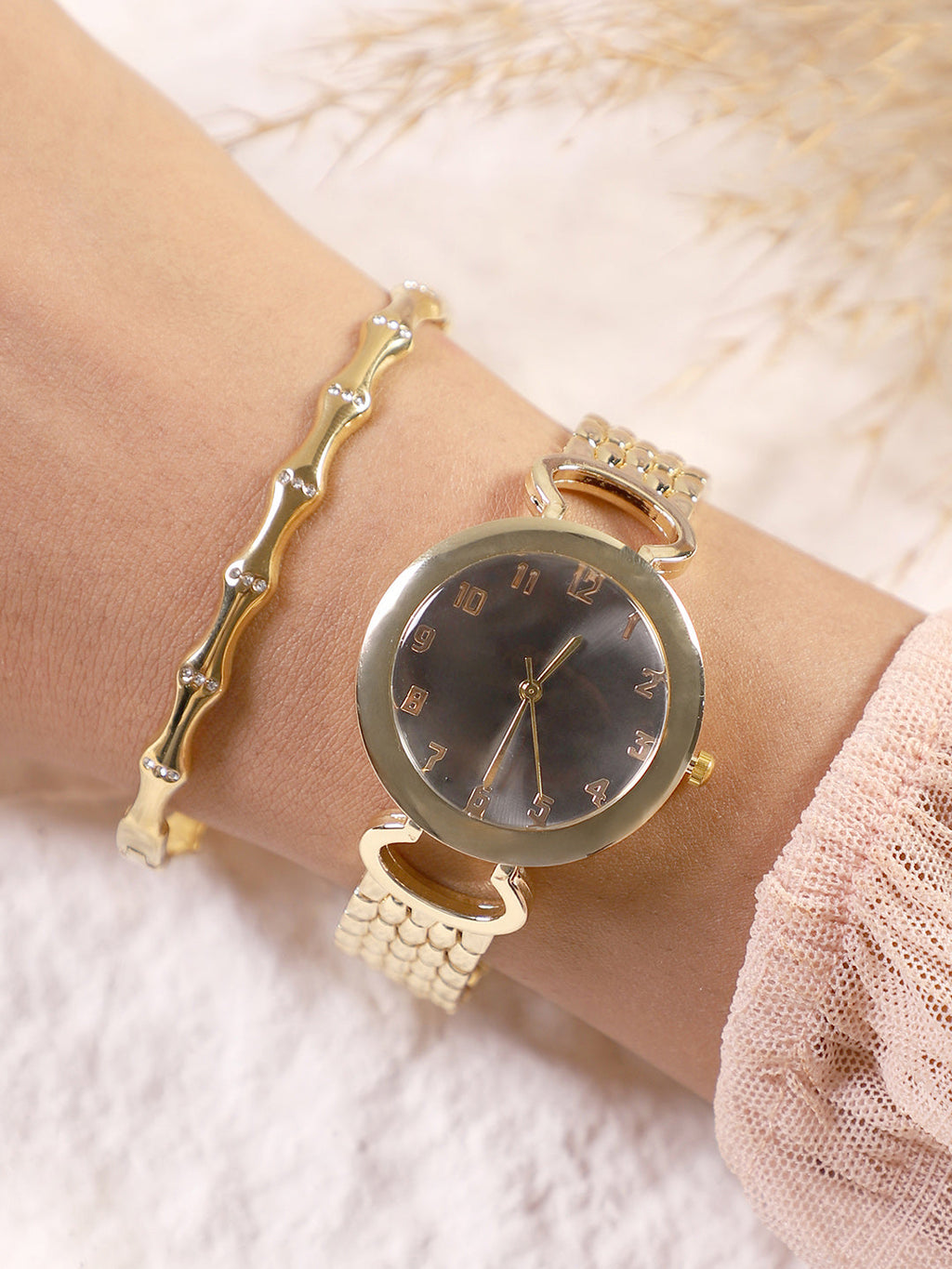 The-Byzantine-Round-Watch-With-Bracelet-Combo