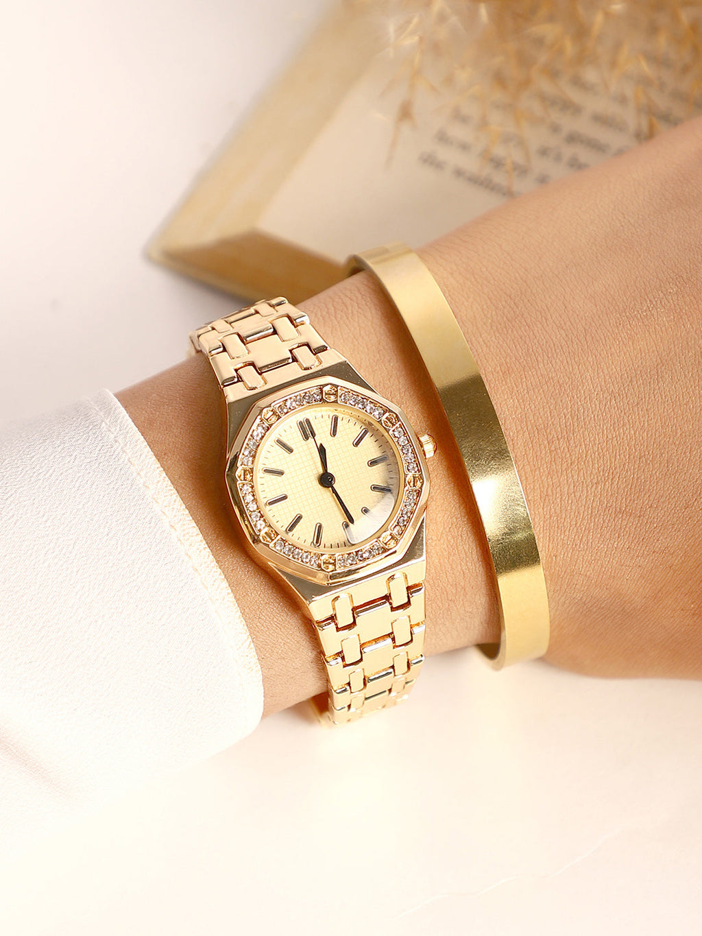 The-Aetheria-Cushion-Watch-With-Bracelet-Combo