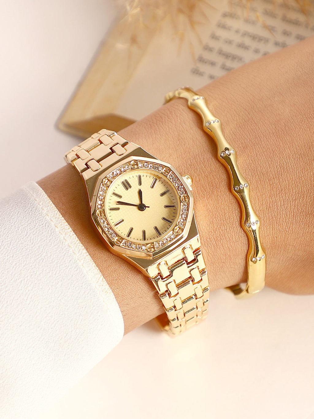 The-Aetheria-Cushion-Watch-With-Bracelet-Combo