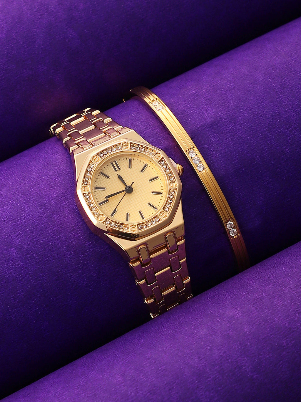 The-Aetheria-Cushion-Watch-With-Bracelet-Combo