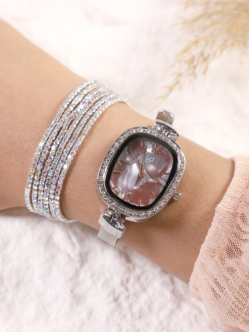 The-Textured-Square-Watch-With-Bracelet-Combo