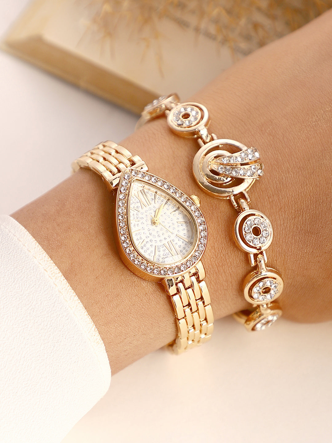 The-Teardrop-Asymmetric-Watch-With-Bracelet-Combo
