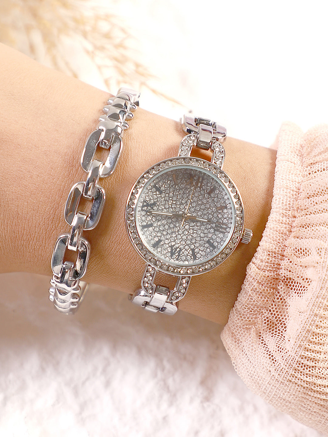 The-Orne-Roman-Link-Round-Watch-With-Bracelet-Combo