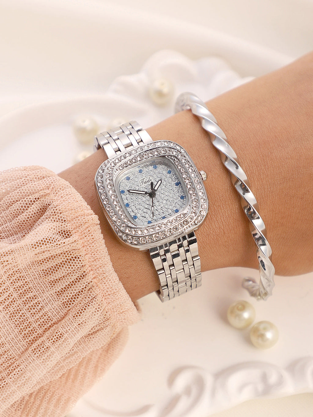 The-Embellished-Block-Round-Watch-With-Bracelet-Combo