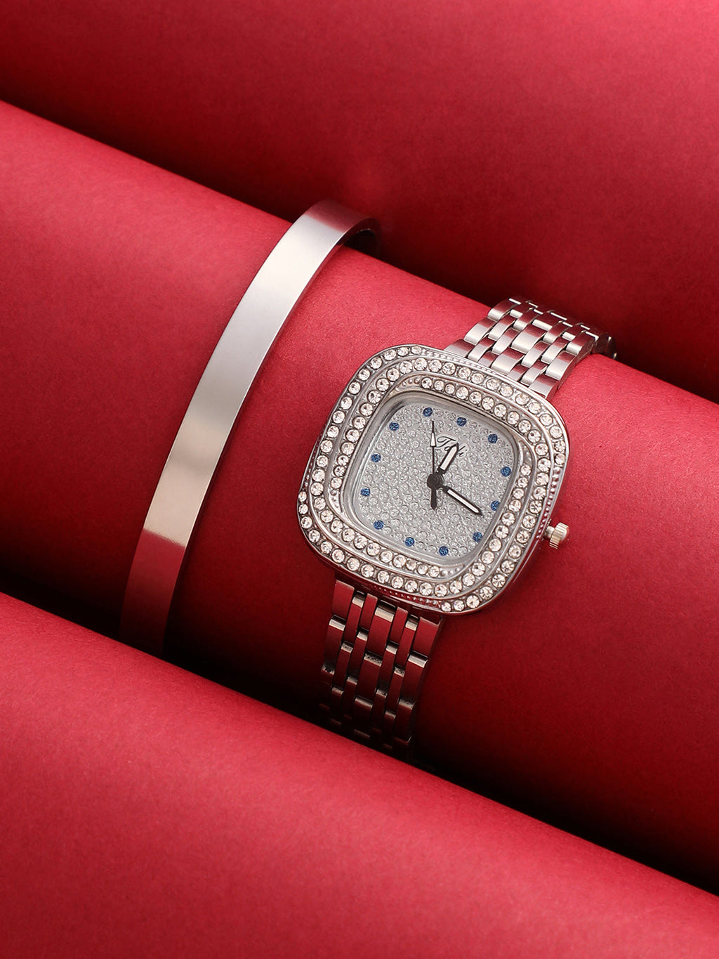 The-Embellished-Block-Round-Watch-With-Bracelet-Combo