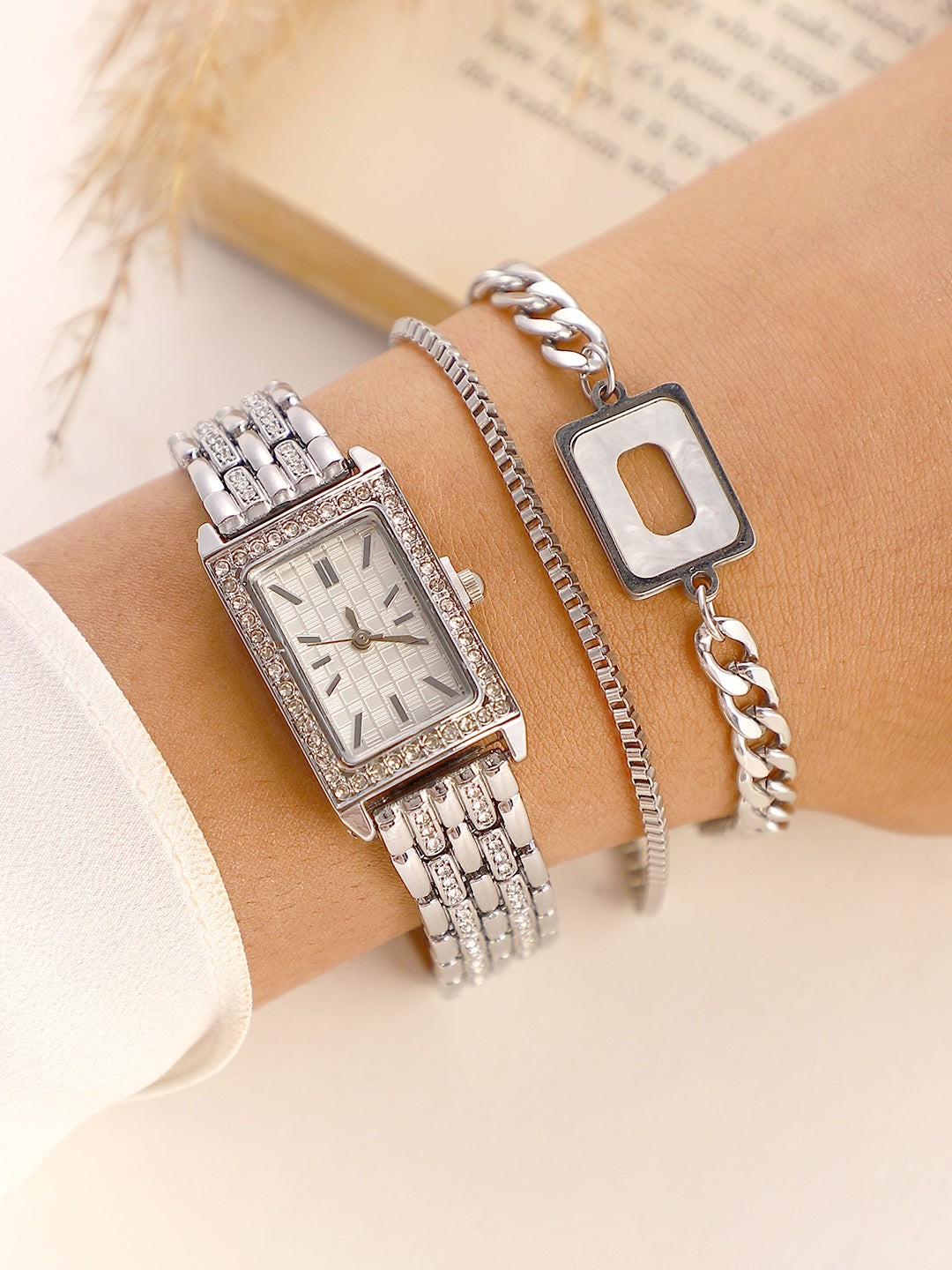 The-Chérie-Rectangular-Watch-With-Bracelet-Combo