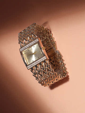 Women's Square Dial Watch With Chain Strap - Champayne Gold