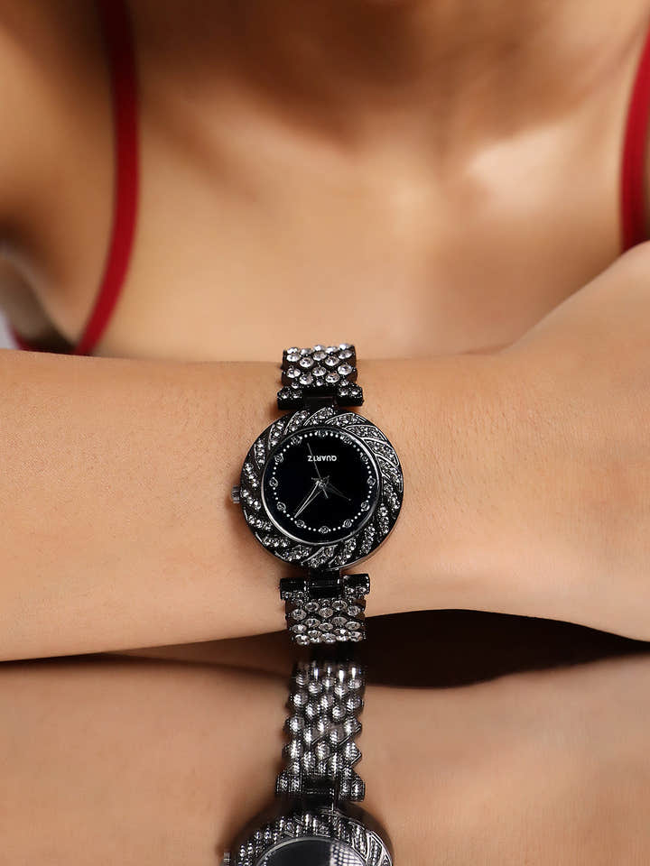 Embellished Chain Round Watch