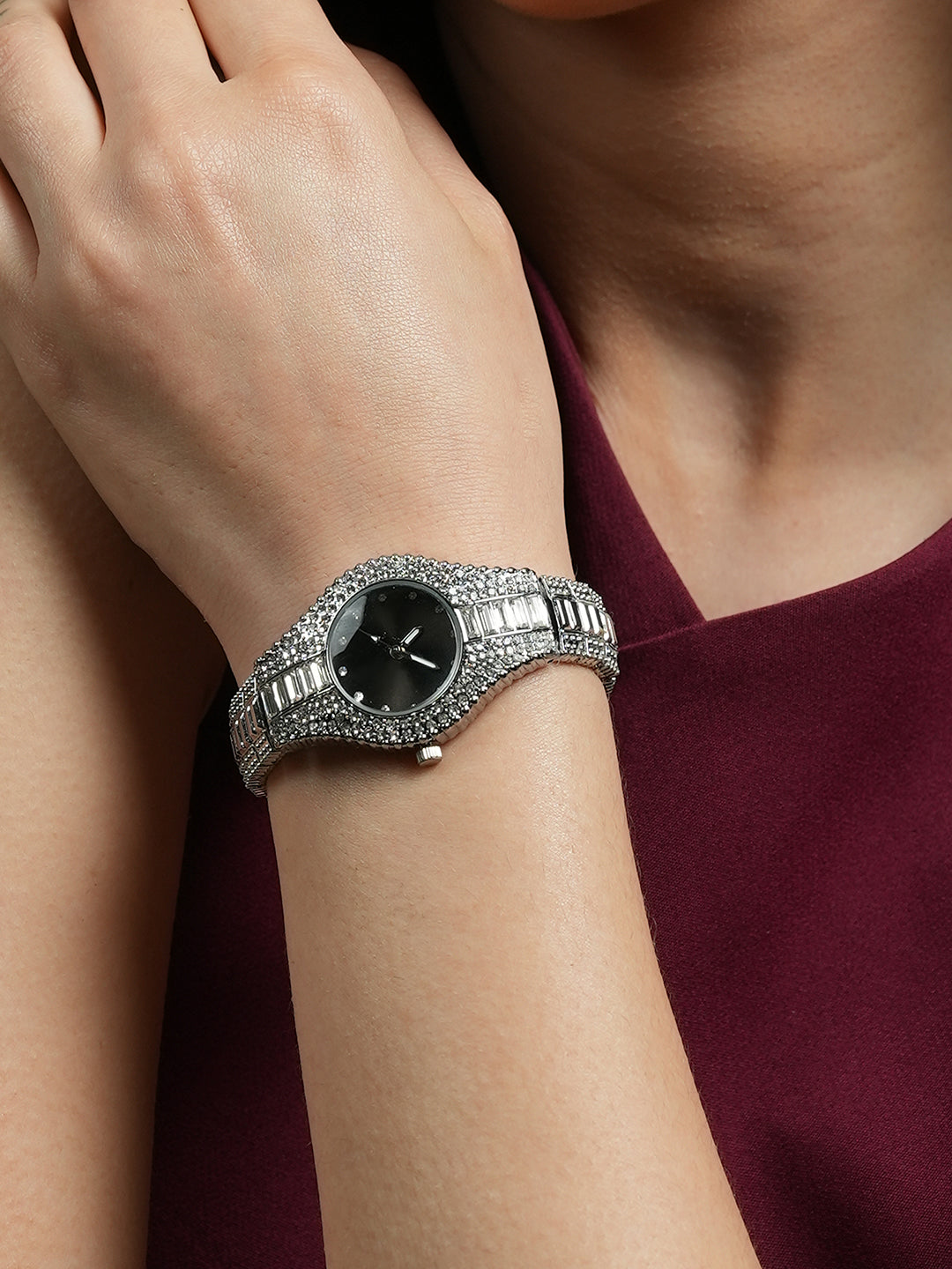 The Embellished Round Watch - Onyx Black