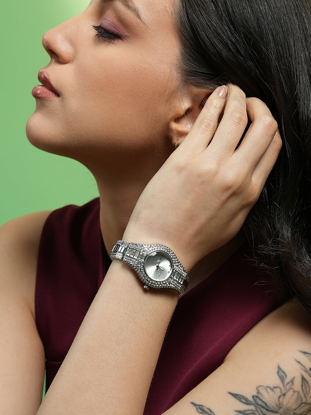 The Embellished Round Watch - Metallic Silver