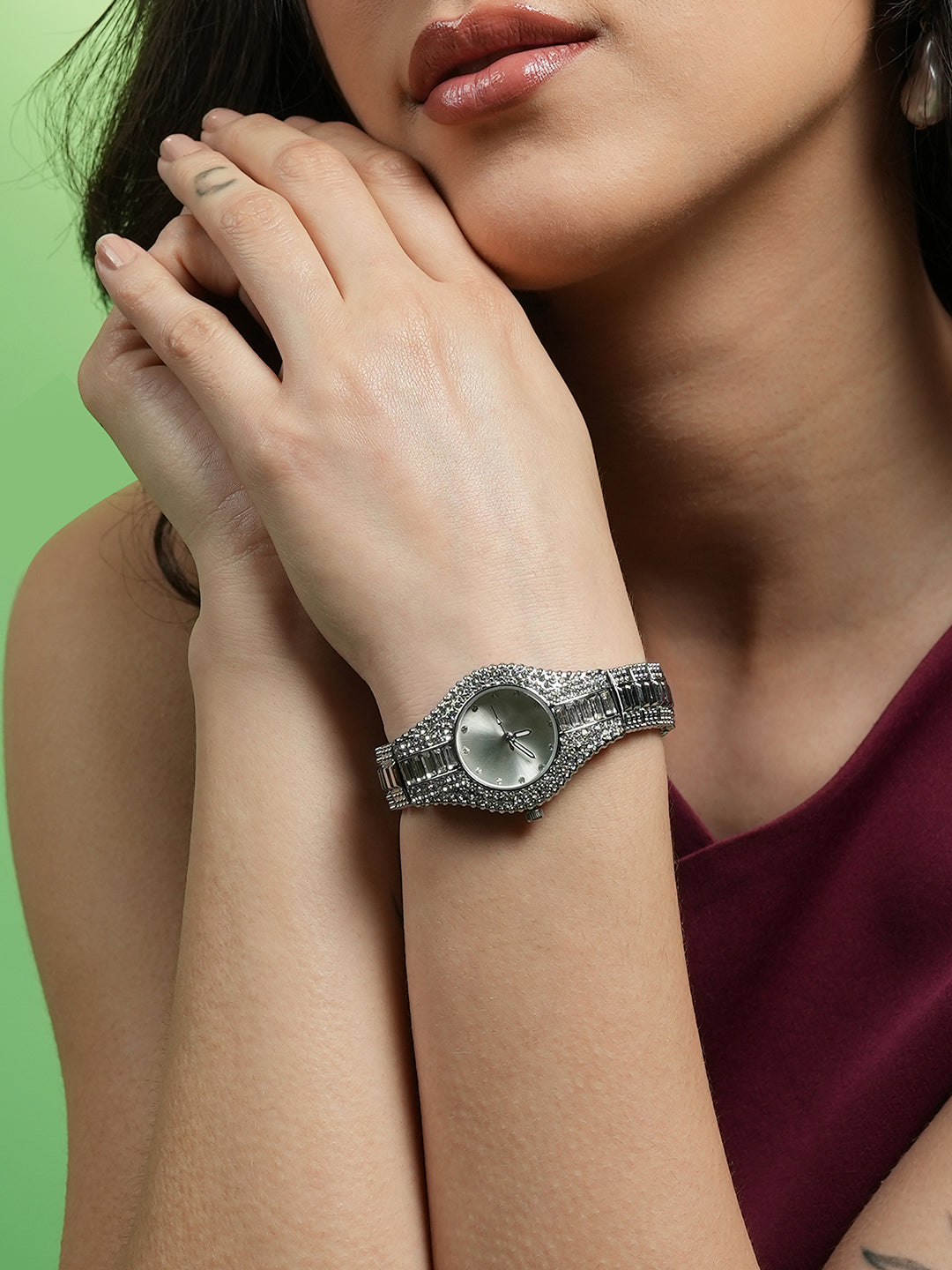 The Embellished Round Watch - Metallic Silver