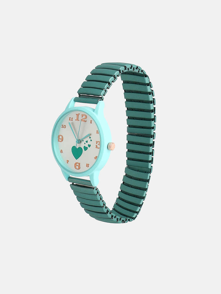 The Ribbed Heart Round Watch