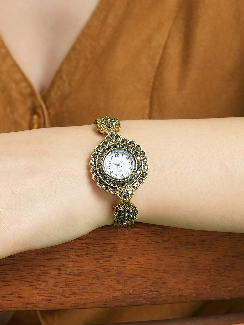 The Stone Chainlink Round Watch - California Gold