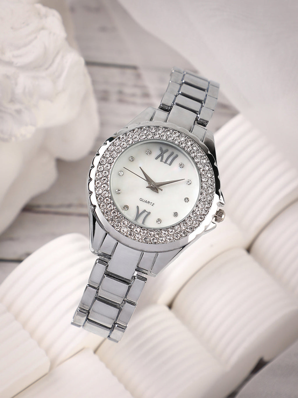 The Crystalized Round Watch - Metallic Silver