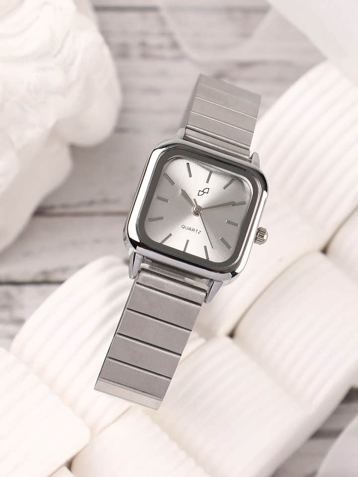 The Downtown Chain Square Watch - Metallic Silver