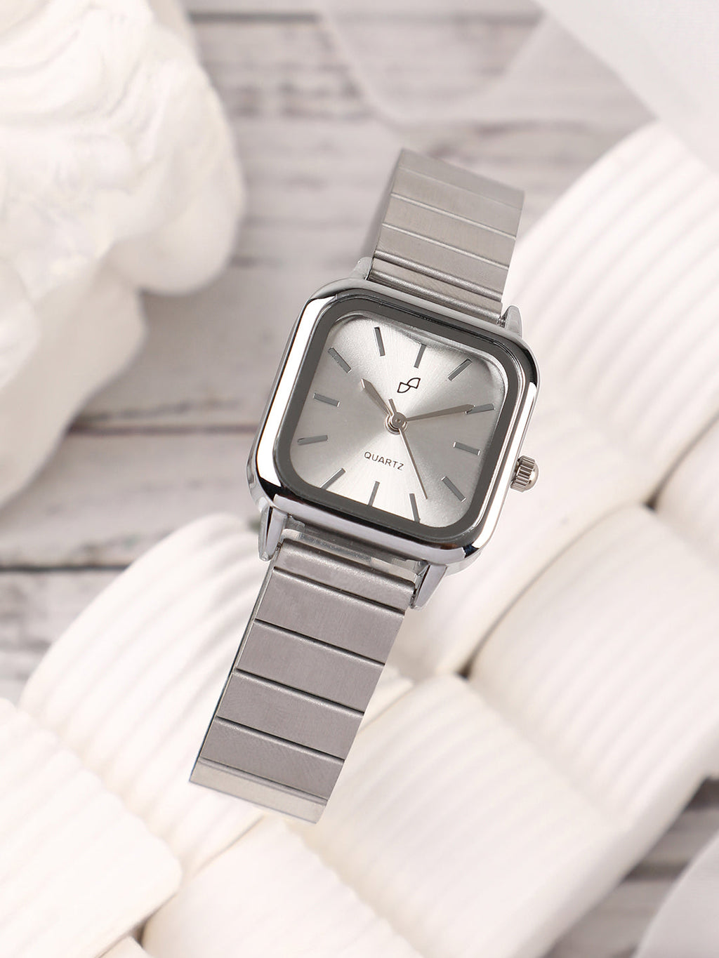 The Downtown Chain Square Watch - Metallic Silver