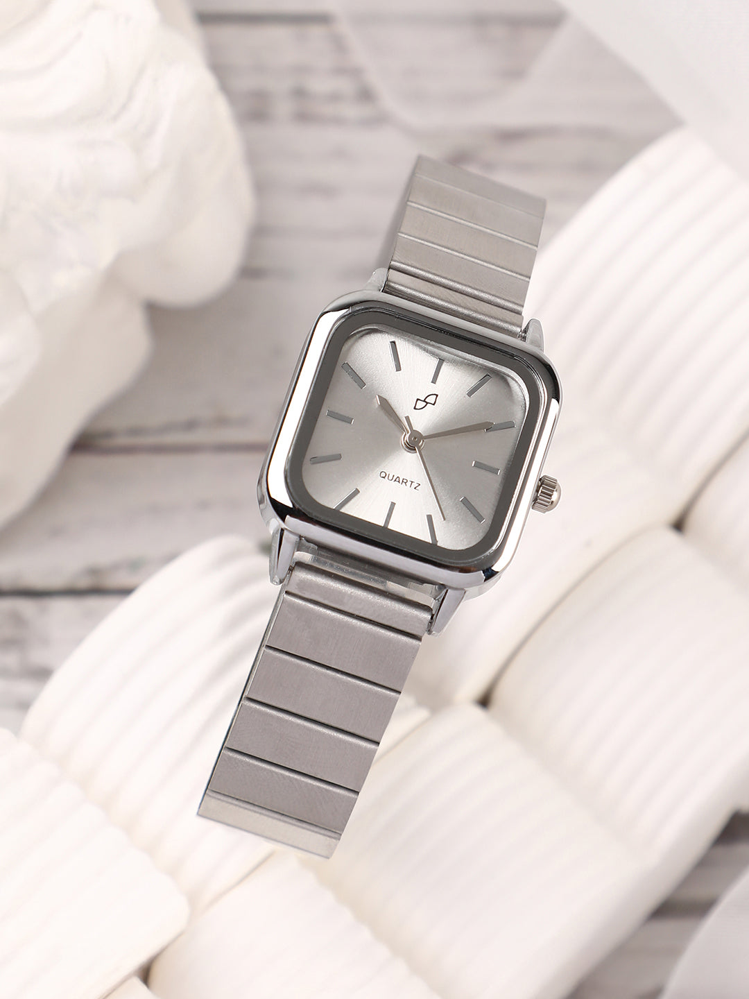 The Downtown Chain Square Watch - Metallic Silver
