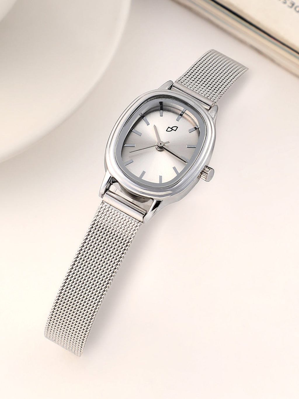 The Cosmopolis Mesh Rectangular Watch - Metallic Silver