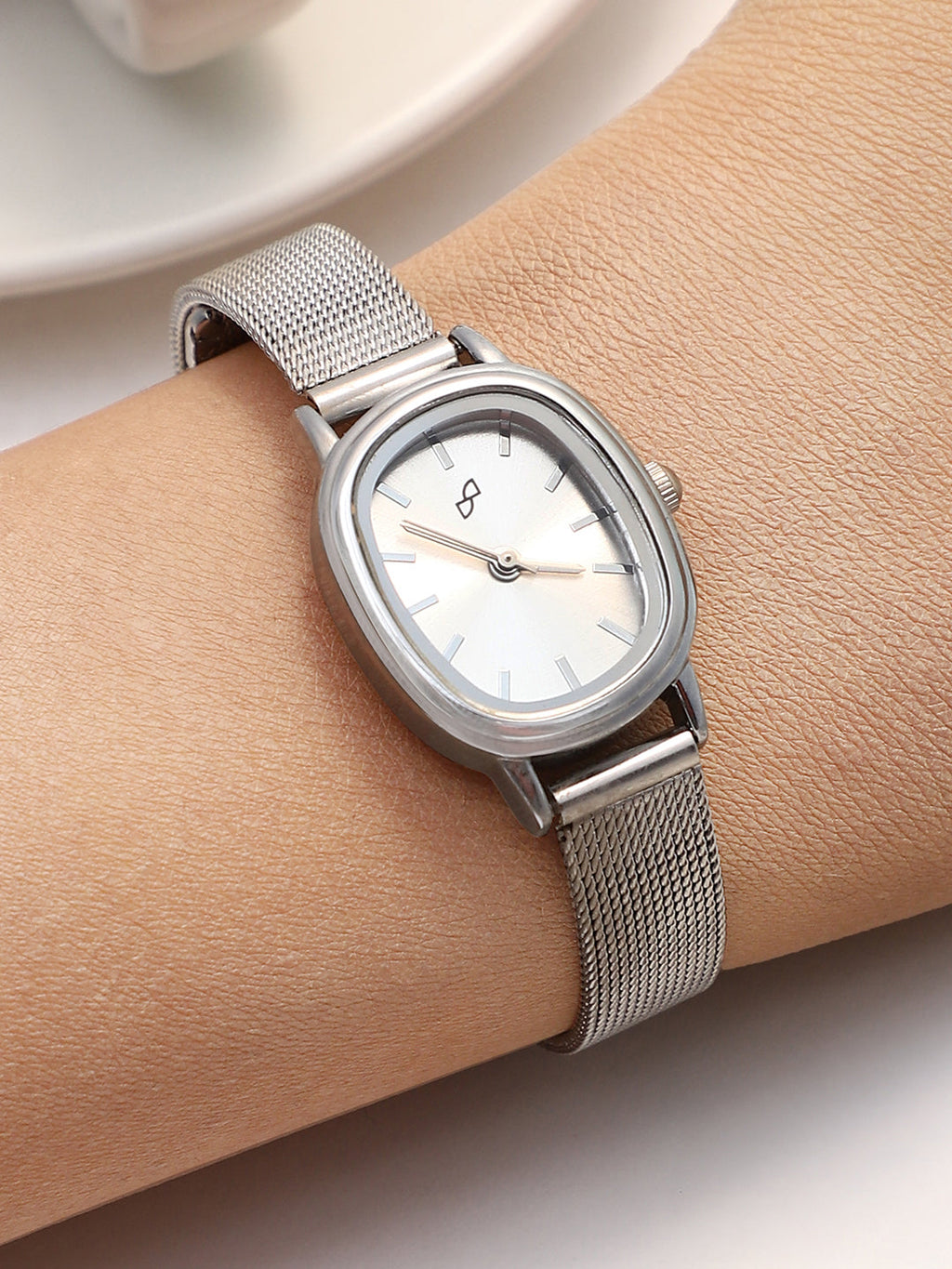 The Cosmopolis Mesh Rectangular Watch - Metallic Silver