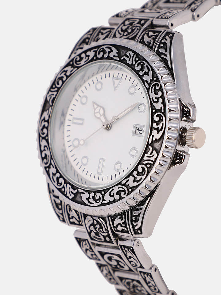 The Antique Embossed Round Watch - Chalice Silver