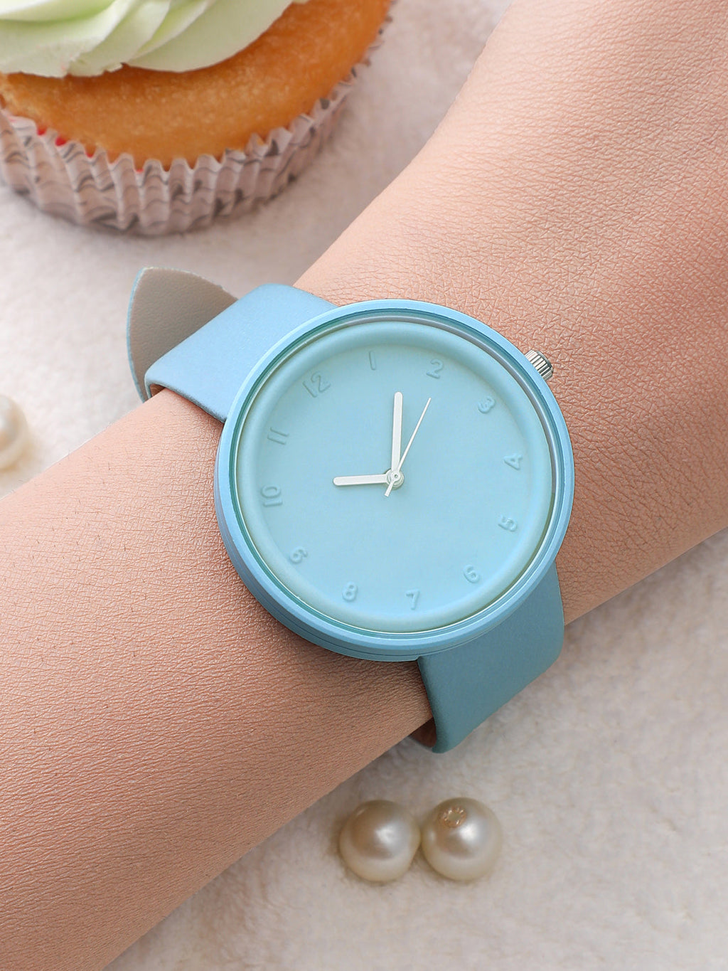 The Off-Duty Round Watch - Powder Blue