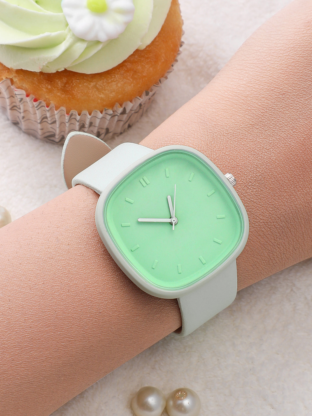 The Off-Duty Cushion Watch - Mint Green