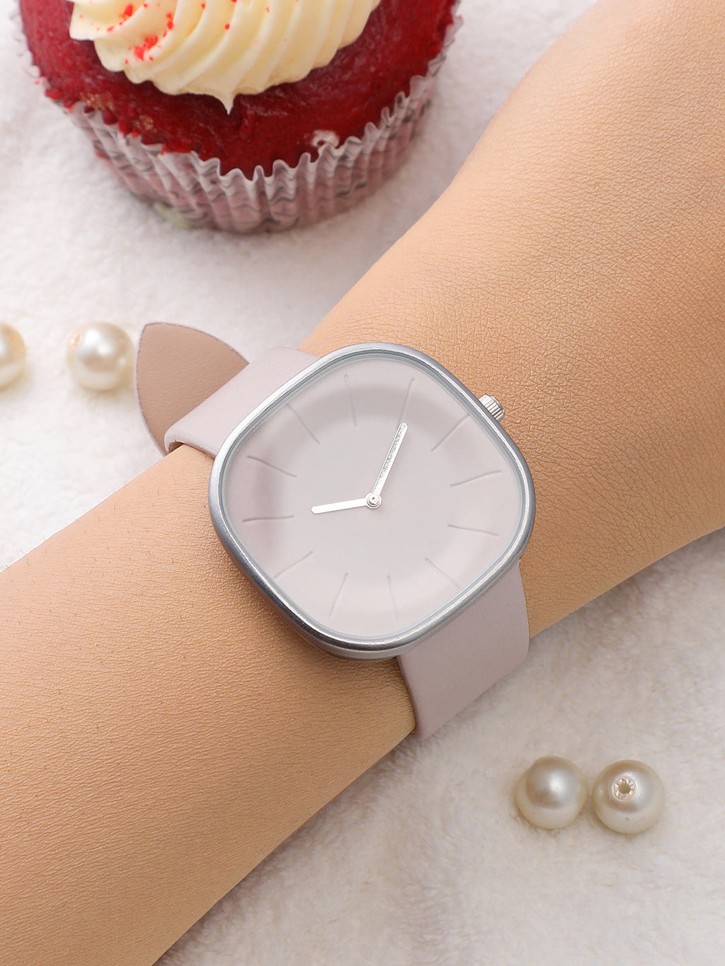 The Off-Duty Cushion Watch - Cloud Grey
