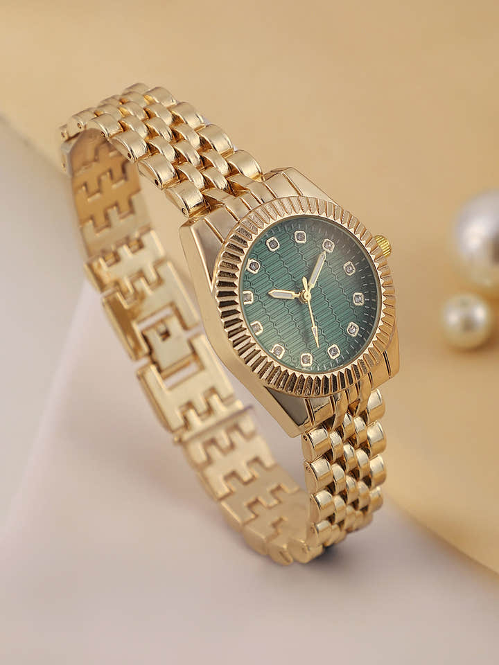 The Ribbed H-Link Round Watch - Gold Chain