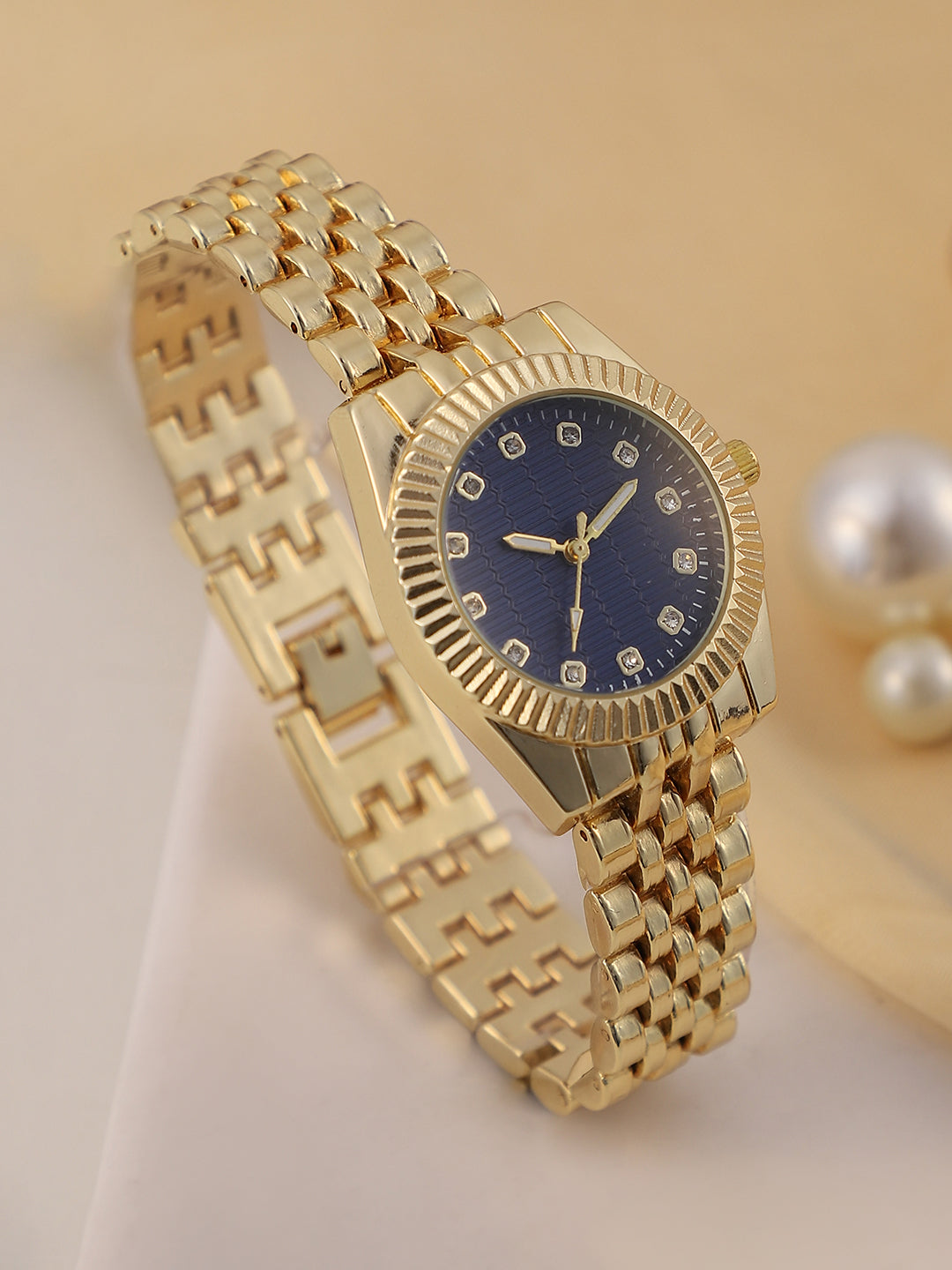 The Ribbed H-Link Round Watch