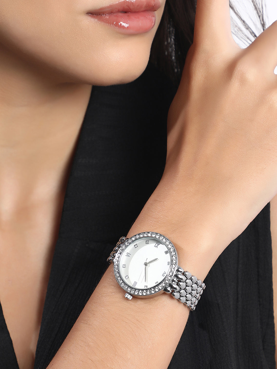 The Aphrodite Round Watch - Metallic Silver